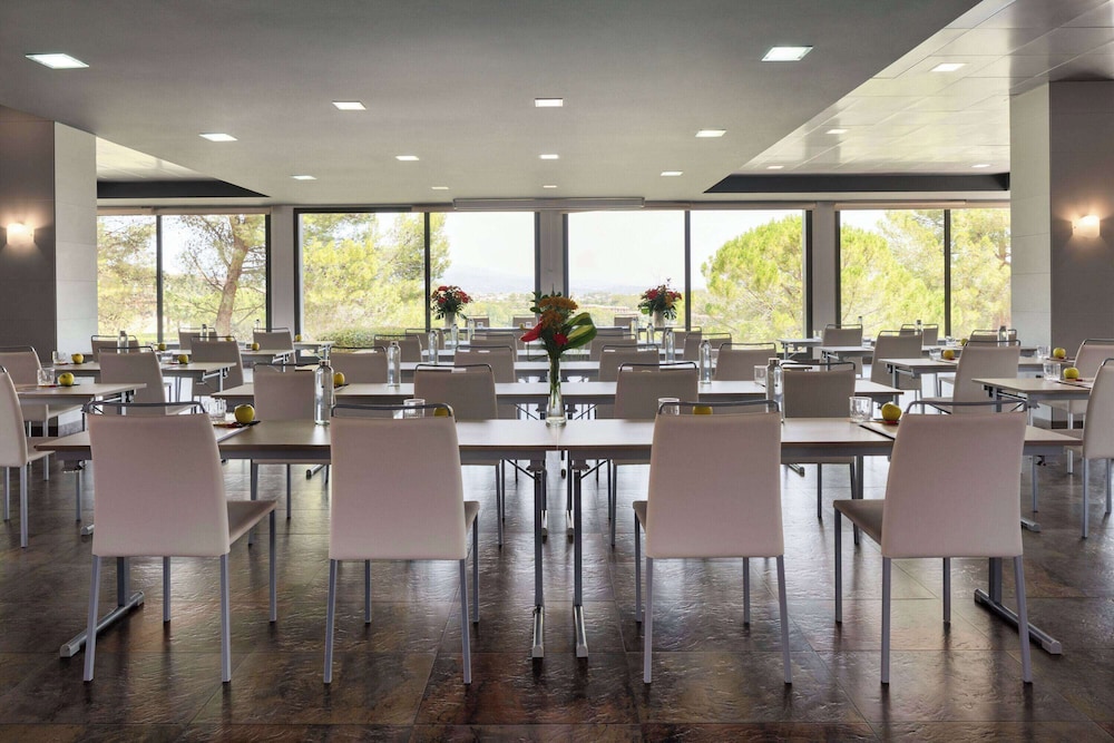 Dolce By Wyndham Barcelona Resort 60/67