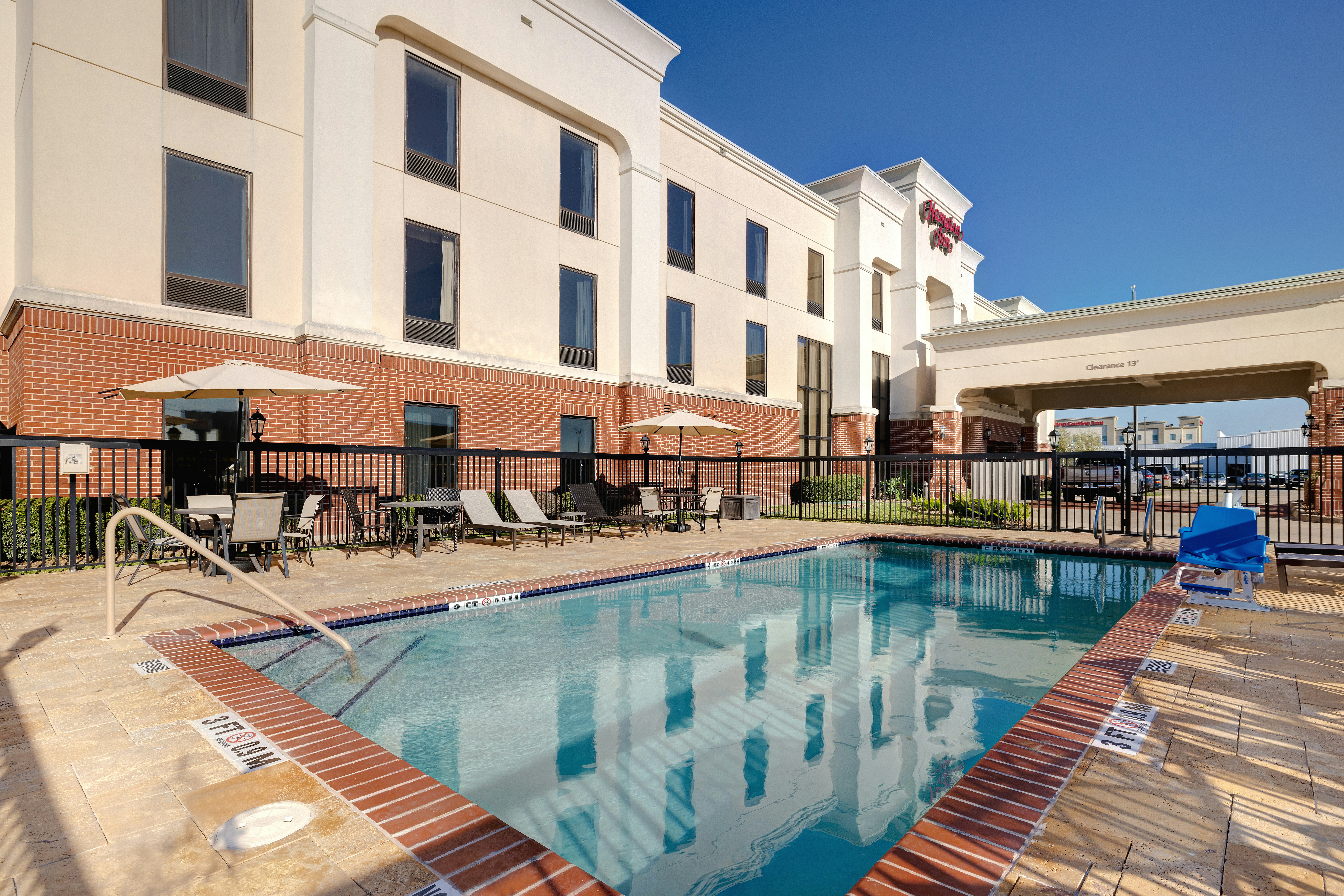 Hampton Inn Victoria 8/58