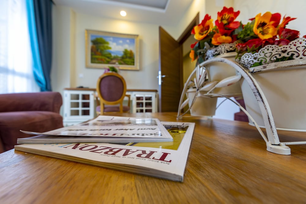 Andalouse Airport Suite Hotel 41/50