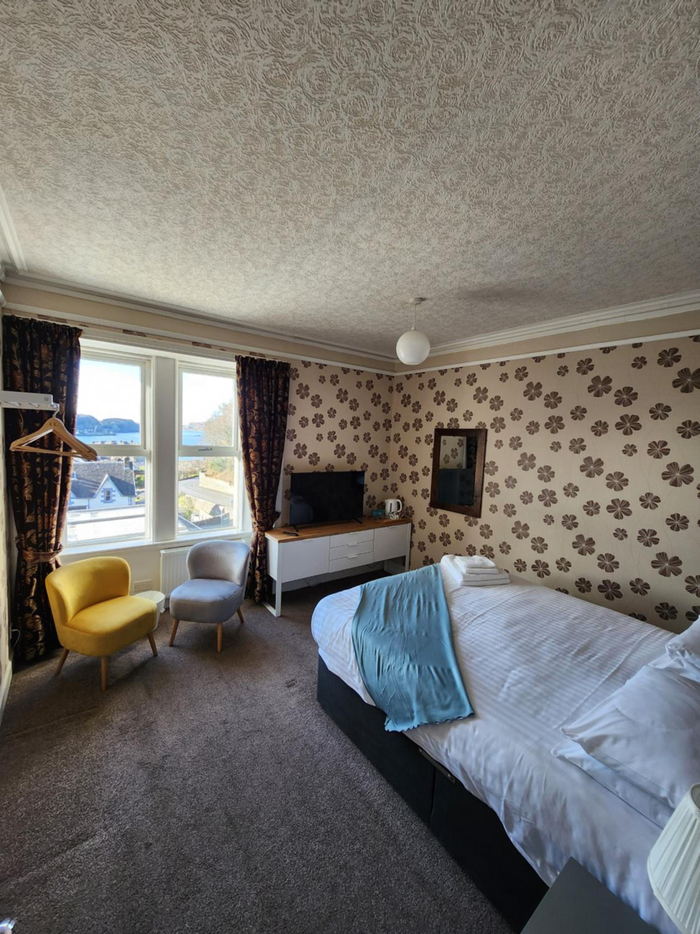 KINGS KNOLL HOTEL 14/53