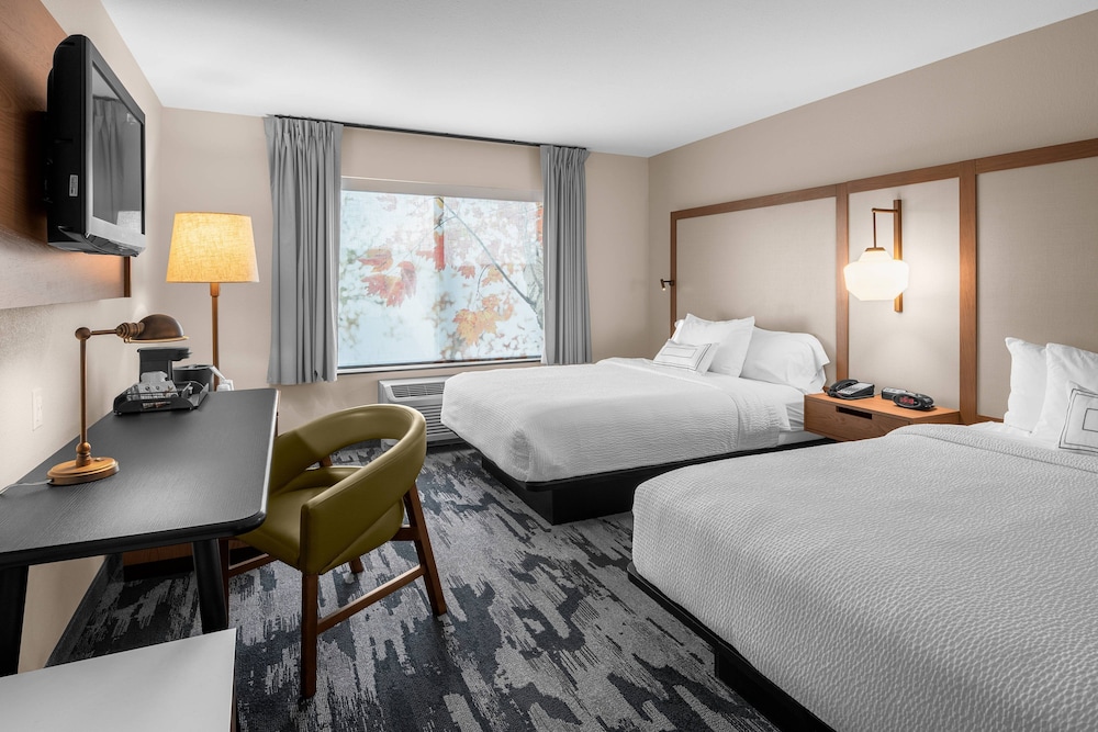 Fairfield Inn And Suites Columbus West 8/40