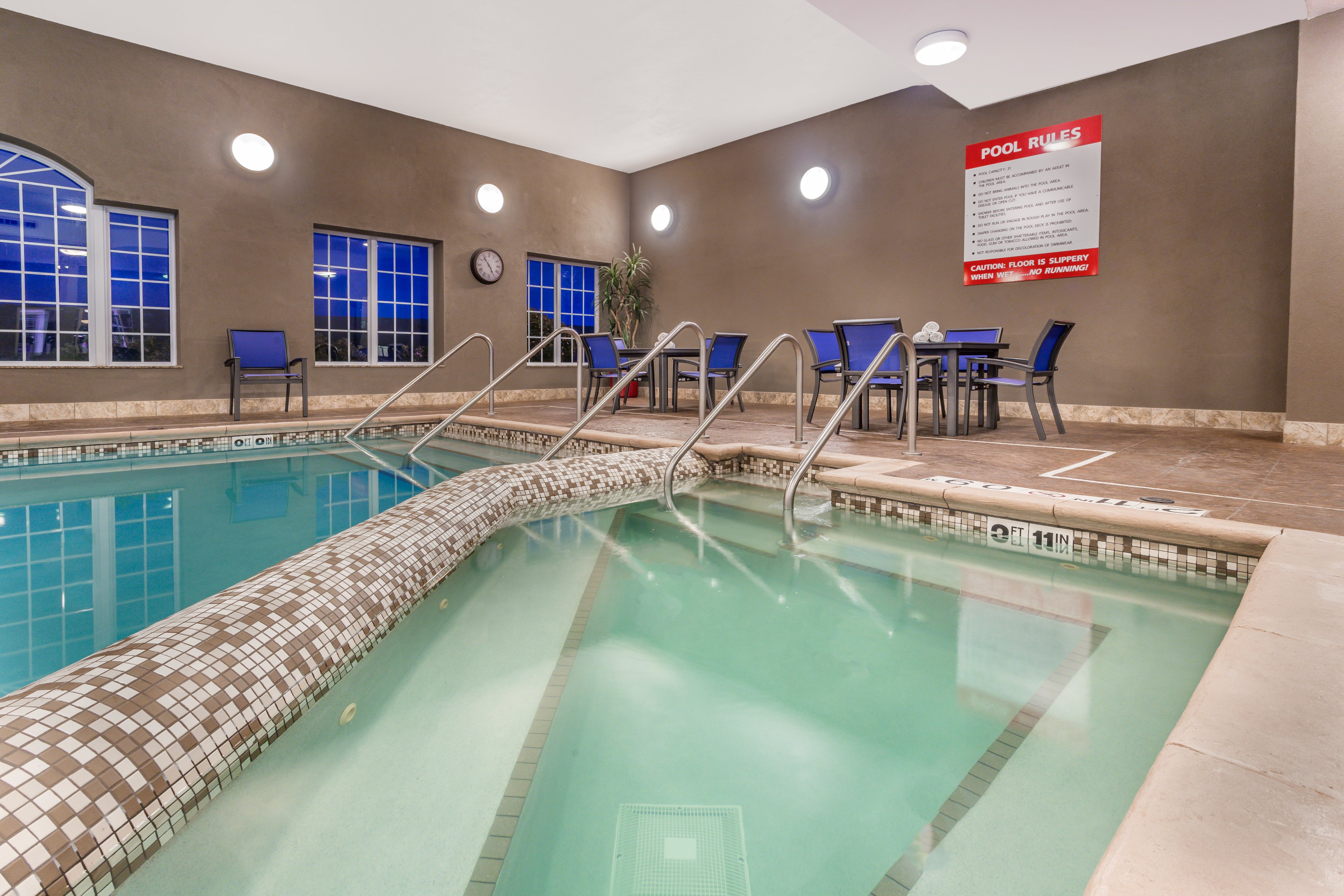 Holiday Inn Express Hotel And Suites Eau Claire North 34/57