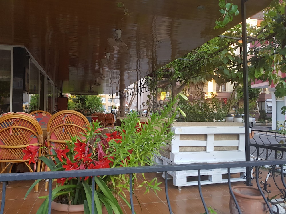 Sempati Apart Hotel 44/48
