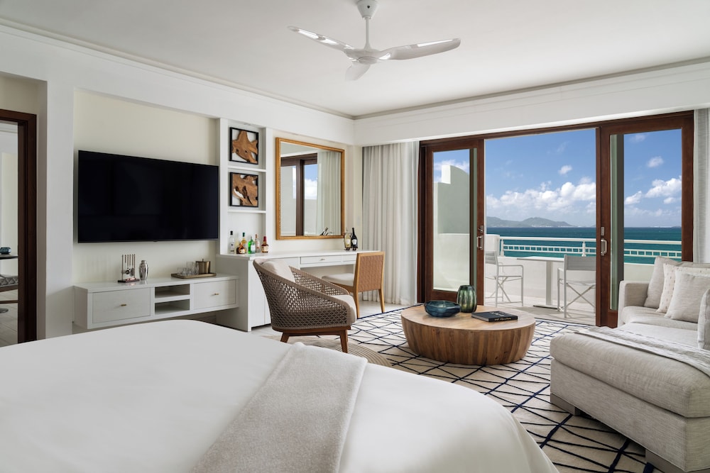 1 Bedroom, Connecting, Beach, Suite, King Bed, Beach Front