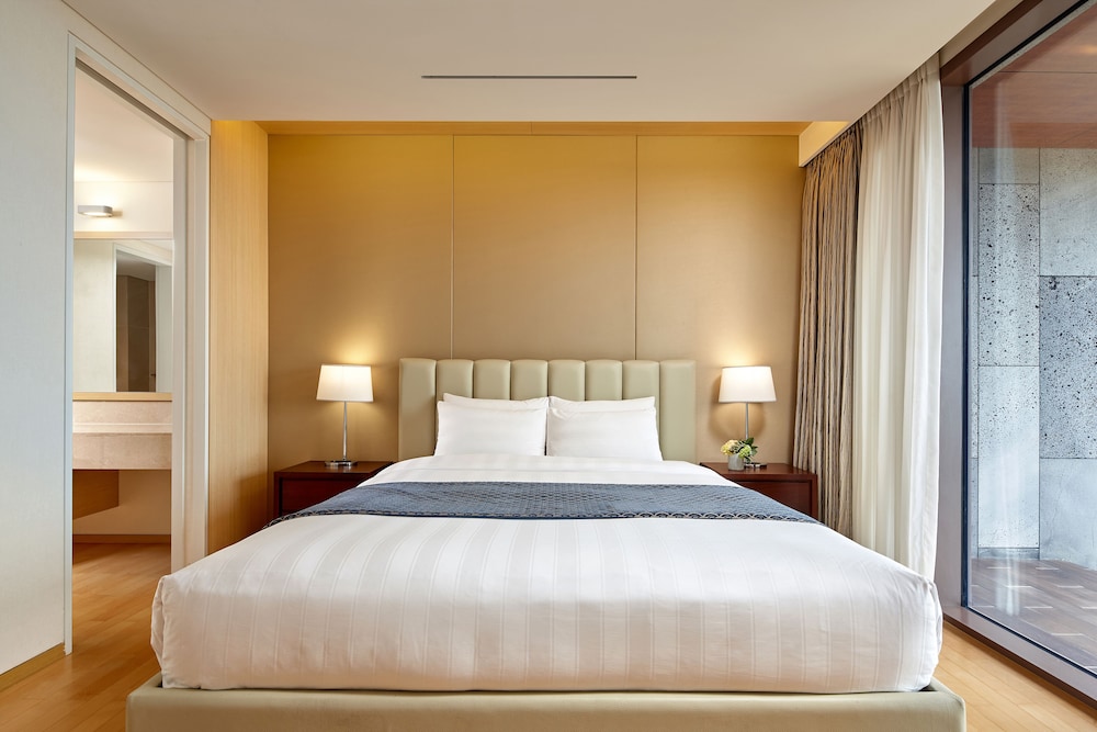 Villa, 1 Single and 3 Double Beds