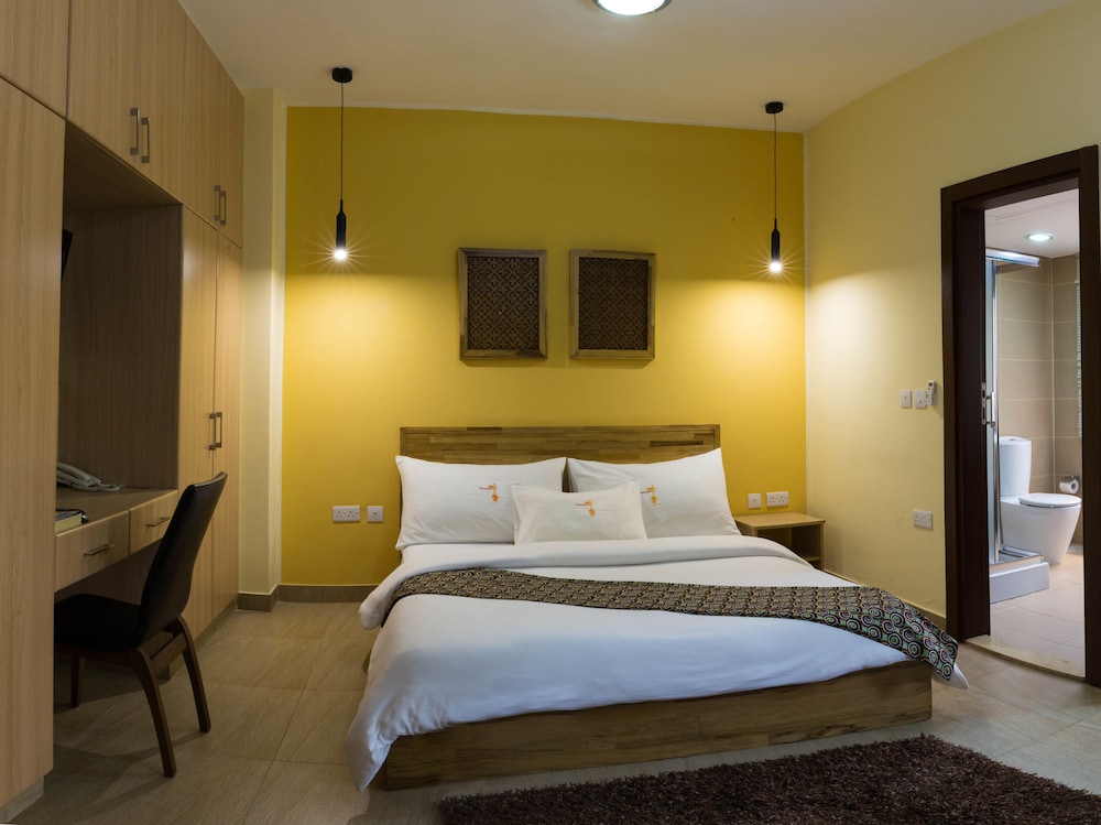 Roots Hotel Apartment 7/57