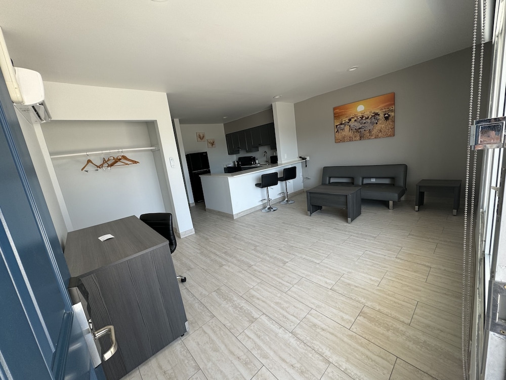 Studio6 Englewood, FL 29/61