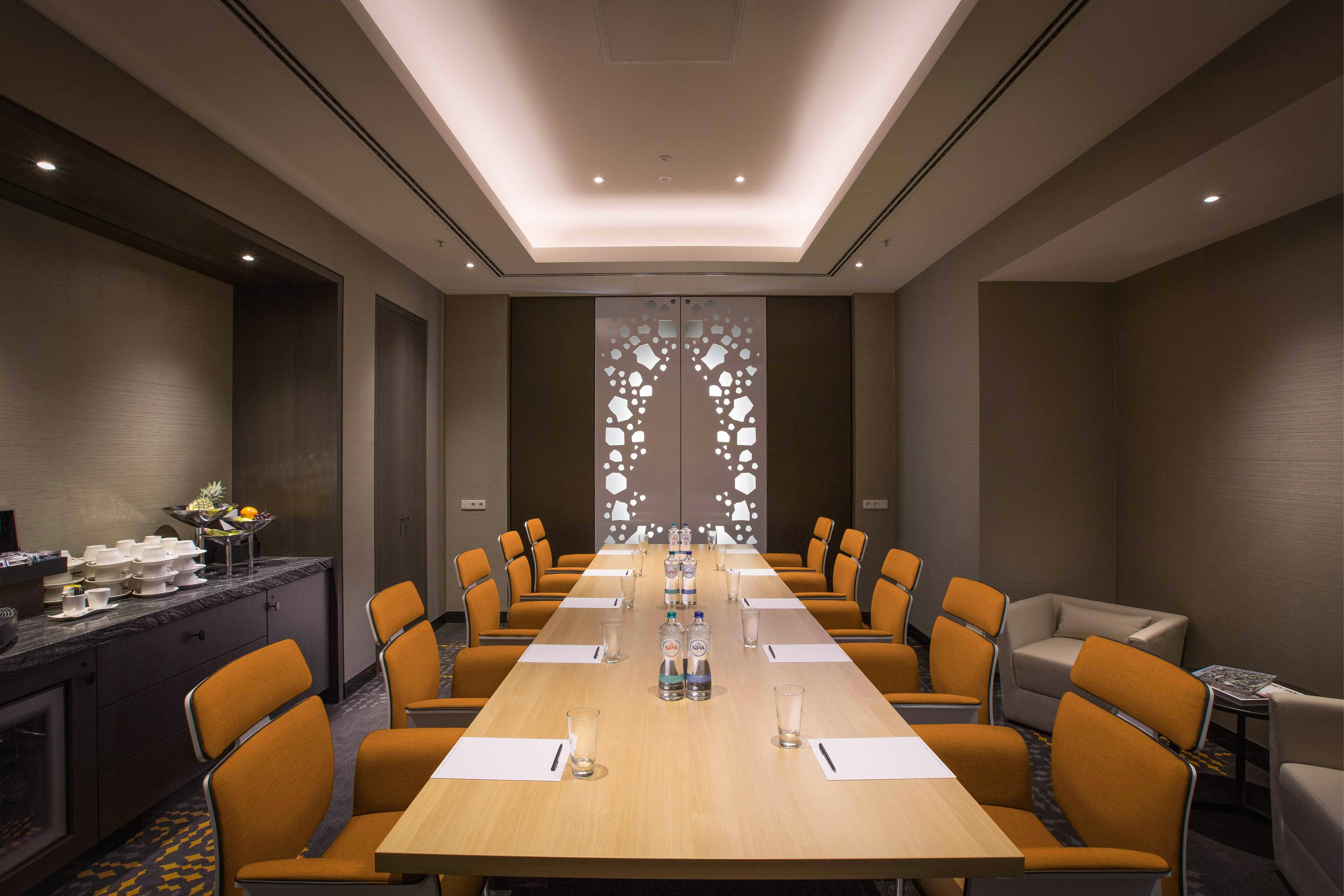 Hilton Amsterdam Airport Schiphol 68/78