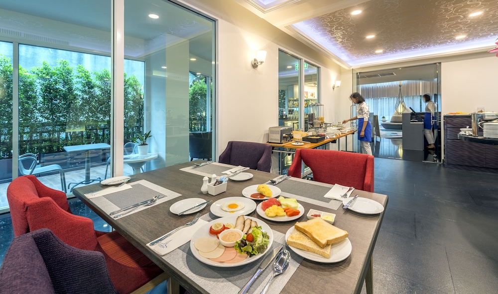 Anajak Bangkok Hotel 52/70