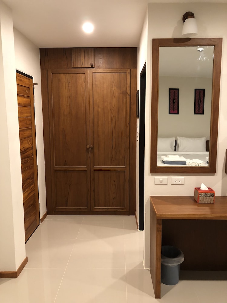 Crystal Lamai Hotel 50/50