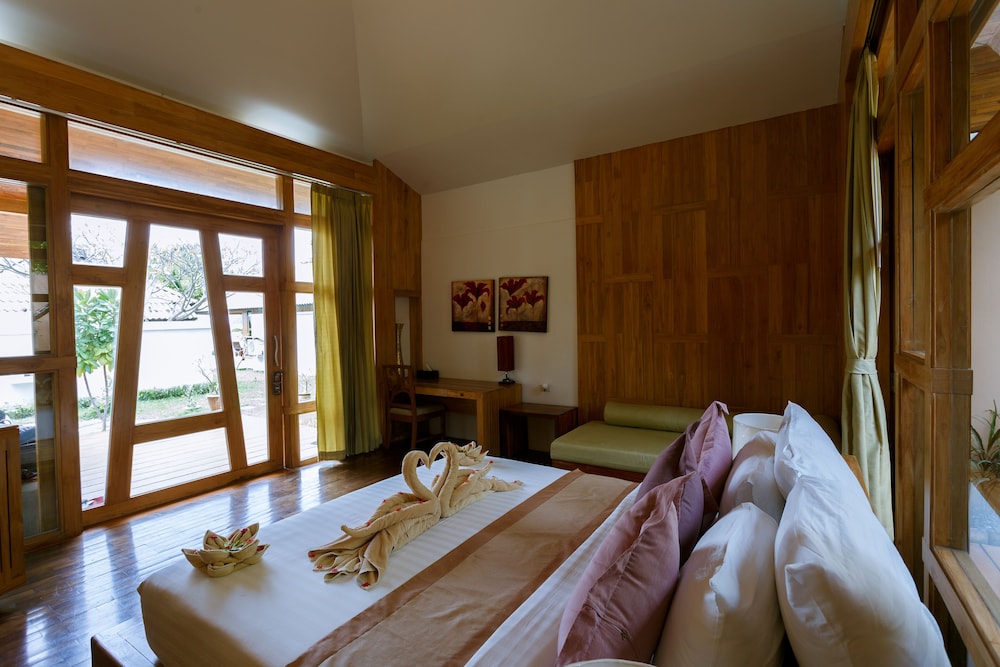 HONEYMOON, BUNGALOW, BEACH VIEW