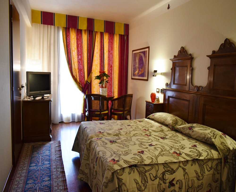 Villa Madrina Lovely and Dynamic Hotel 17/49