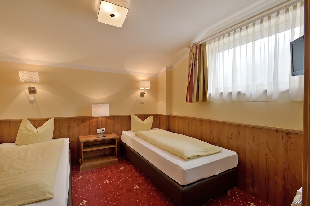 HOTEL GASTHOF BRUCKE 12/50