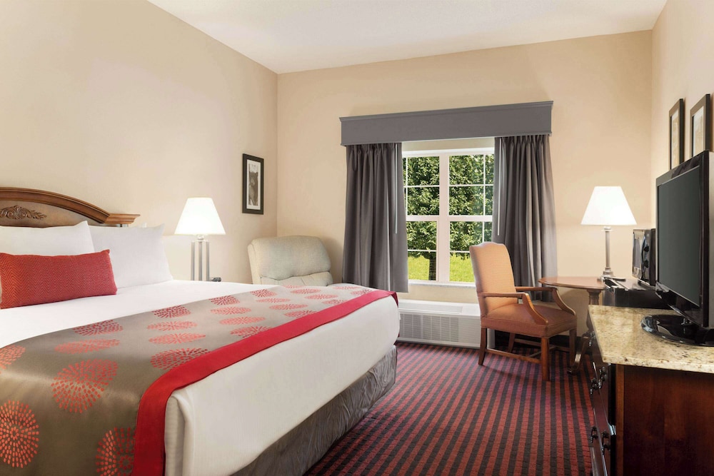 ROOM, KING BED, ACCESSIBLE