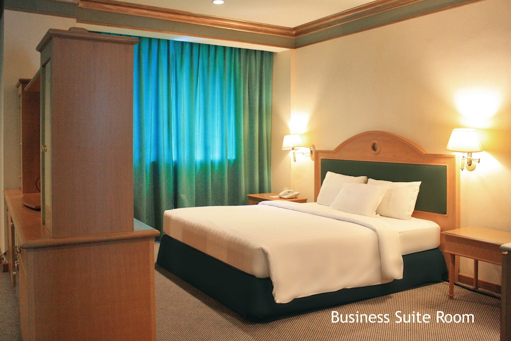 TUNJUNGAN HOTEL 28/73