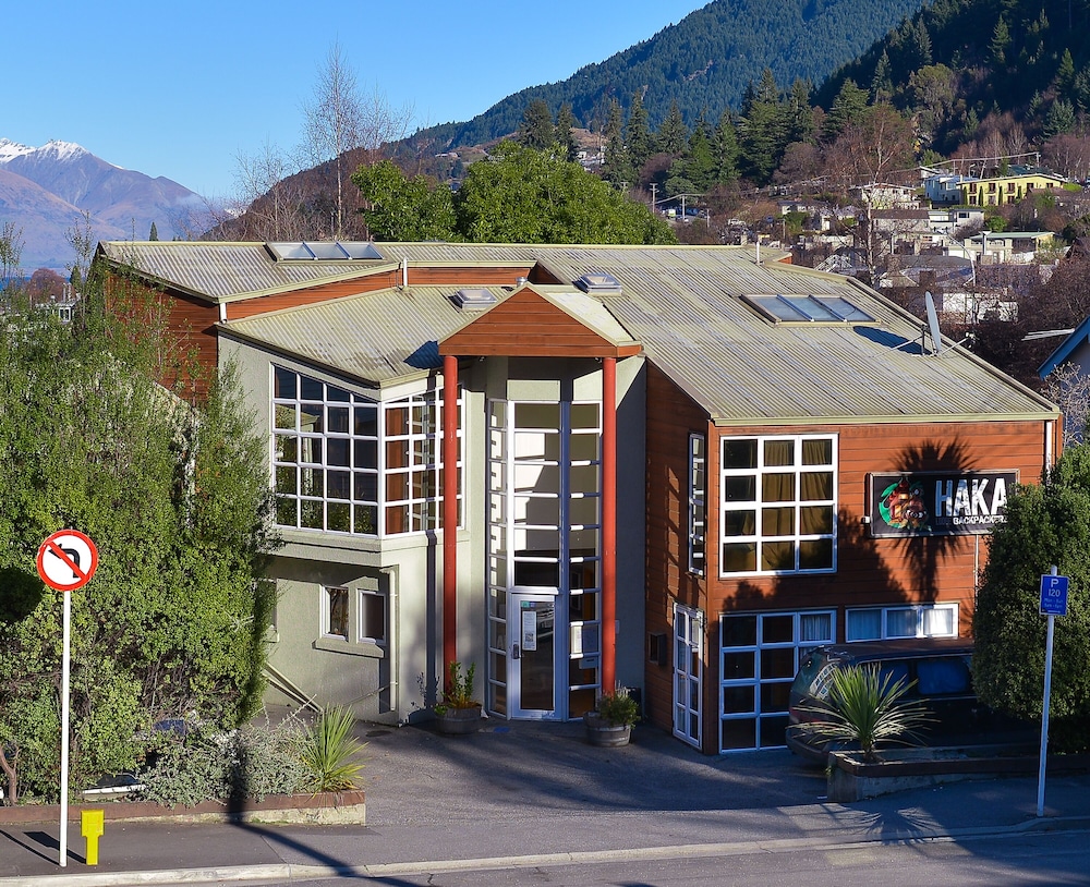 Haka House Queenstown 1/56