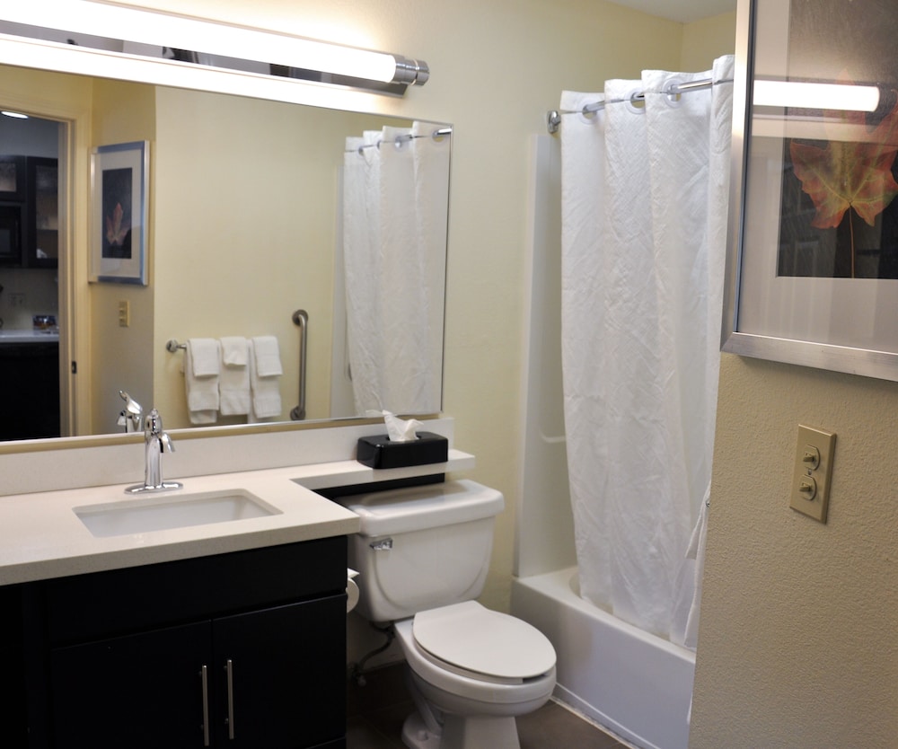 Candlewood Suites Louisville Airport, an IHG Hotel 34/39