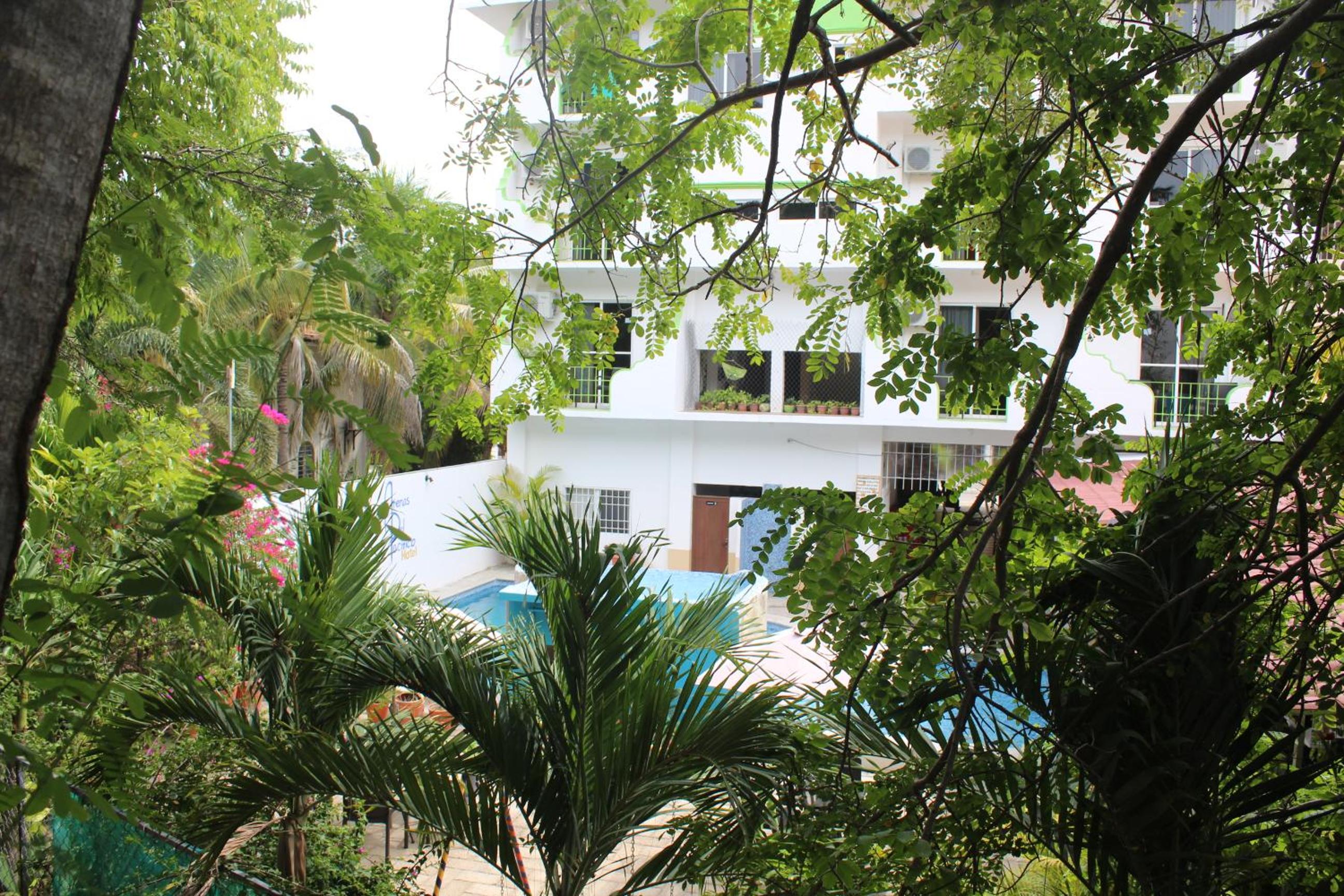 Hotel Arenas del Pacifico 48/54