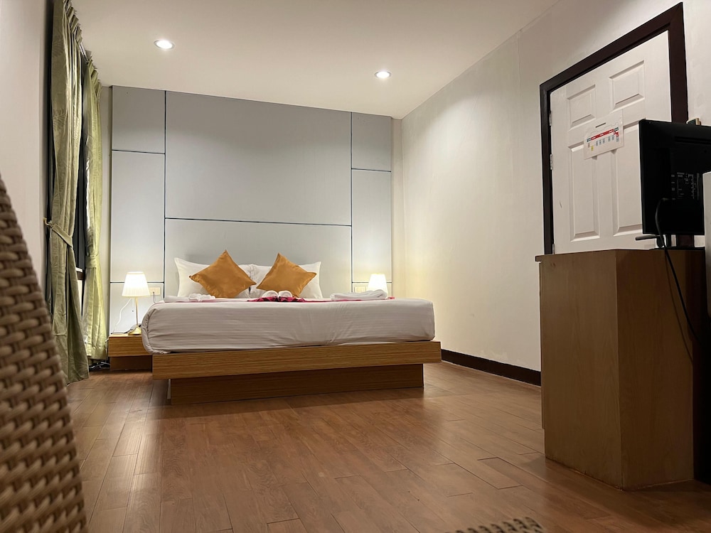 Executive, Studio, King Bed