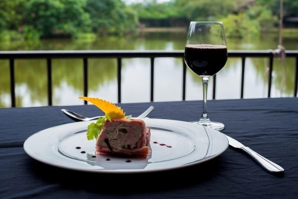 Lake Serenity Boutique Hotel 23/45