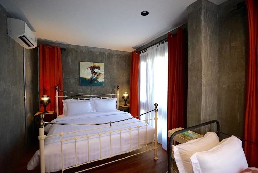 House Of Passion Amphawa 17/50