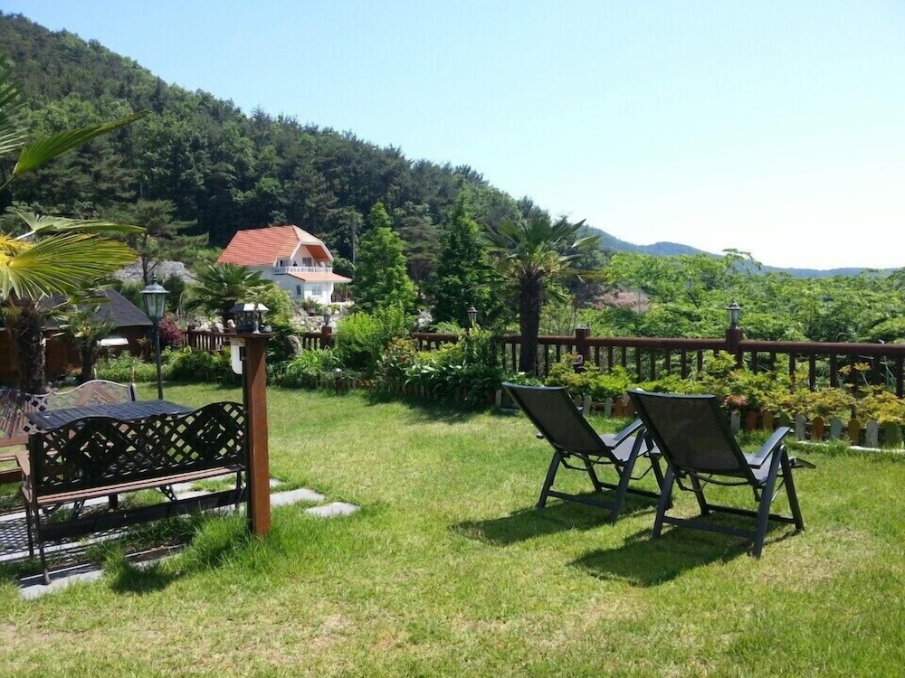 Namhae German Village Neuhaus in Korea 38/53
