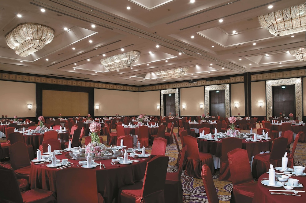 Shangri La Hotel Surabaya Kt 59/65