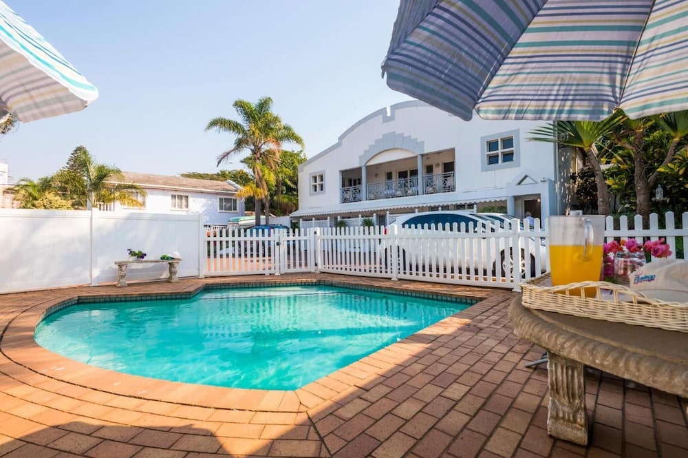 Flamingo Lodge 64/69