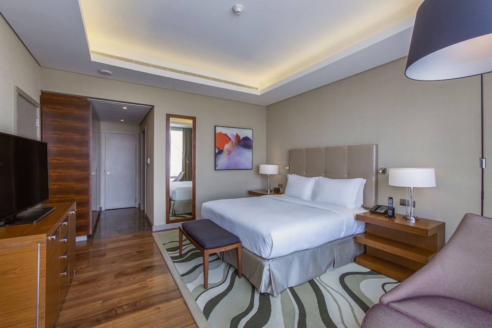 فندق هيلتون الرياض والشقق الفندقيه(Hilton Riyadh Hotel & Residences) 17/82
