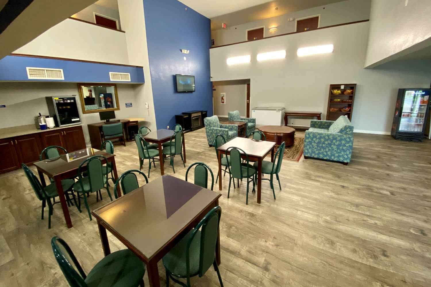restaurant cafeteria