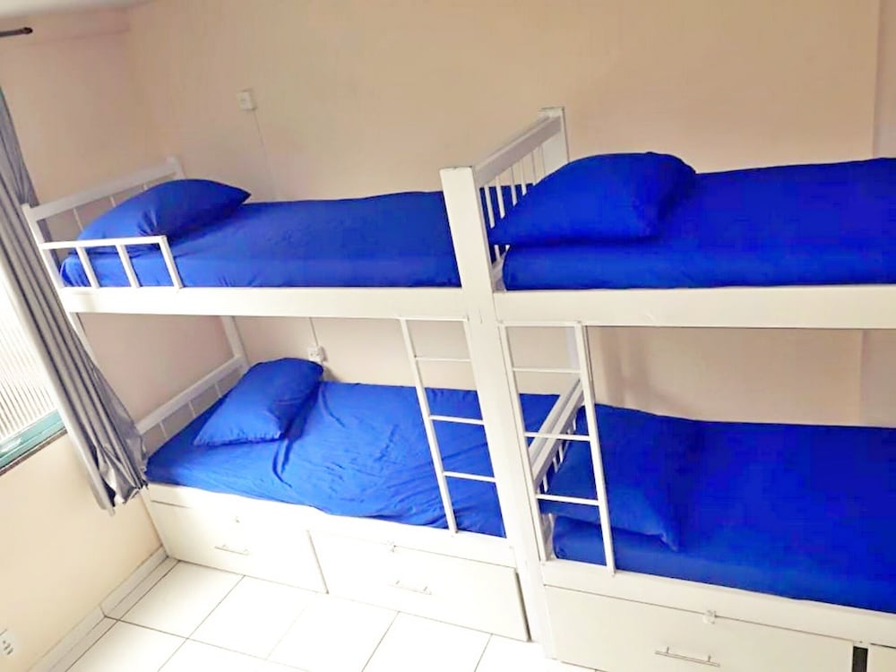 Solar Hostel 44/63