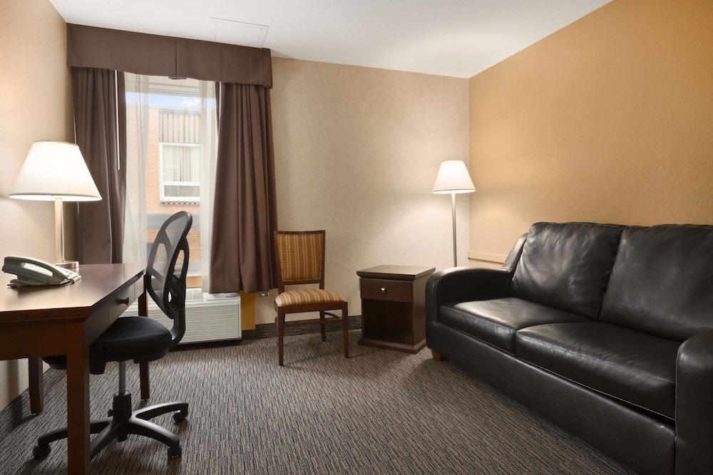 Days Inn By Wyndham Estevan 11/22