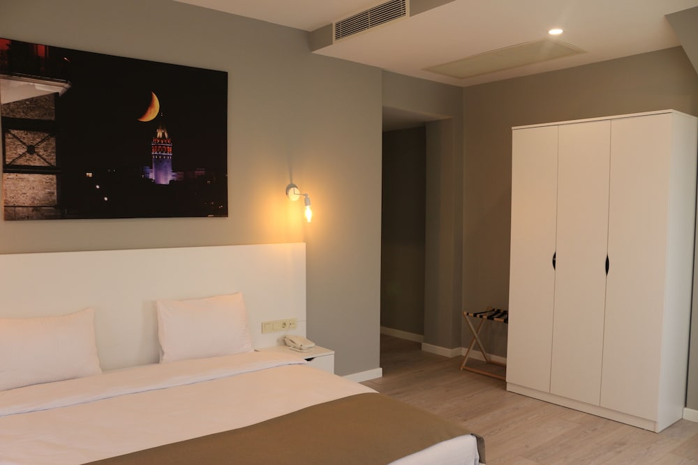 Li Hotel Pera 11/22