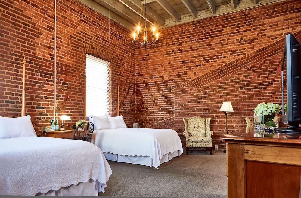 The Historic Brookstown Inn, Trademark Collection by Wyndham 37/72
