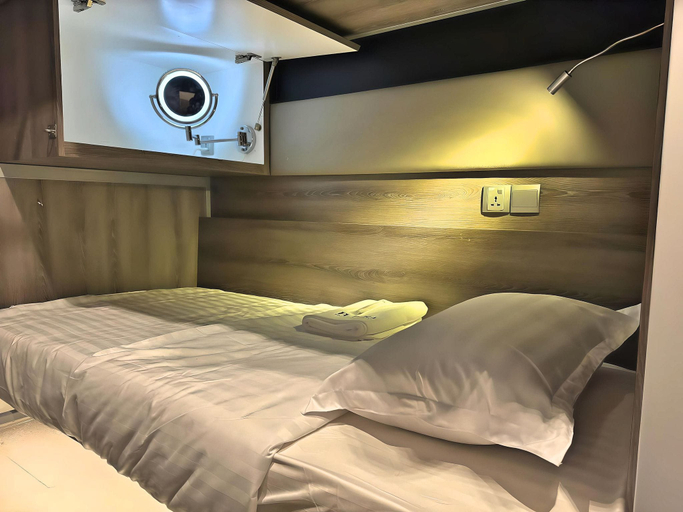 Female Dorm, Common