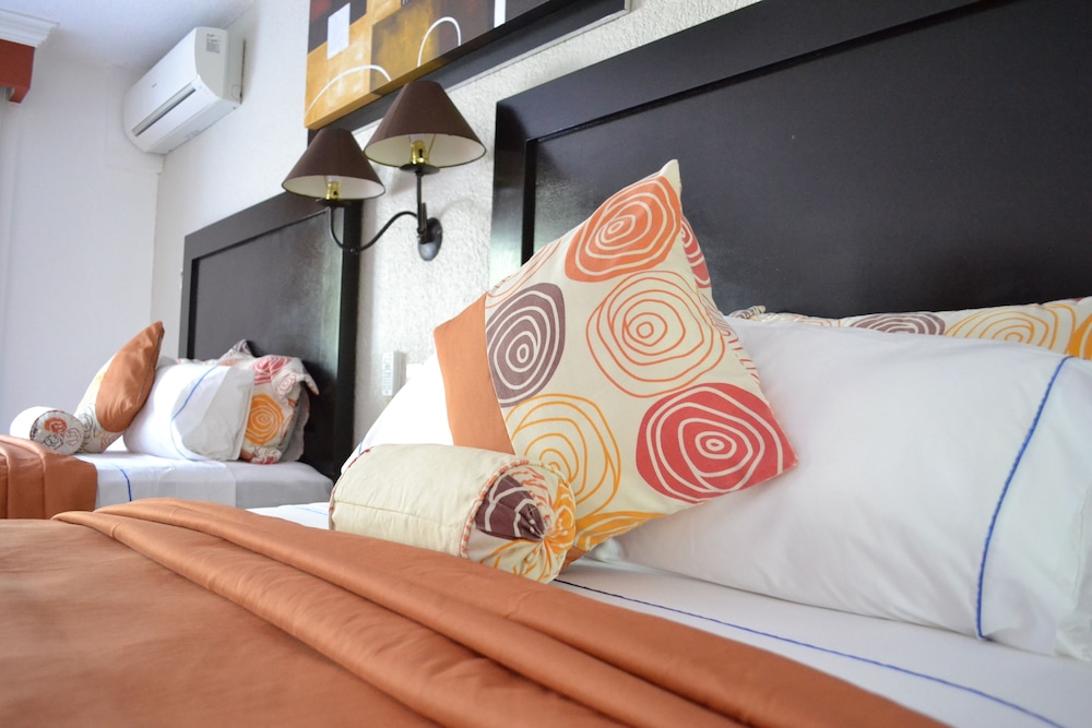 Hotel Maria Isabel 36/69