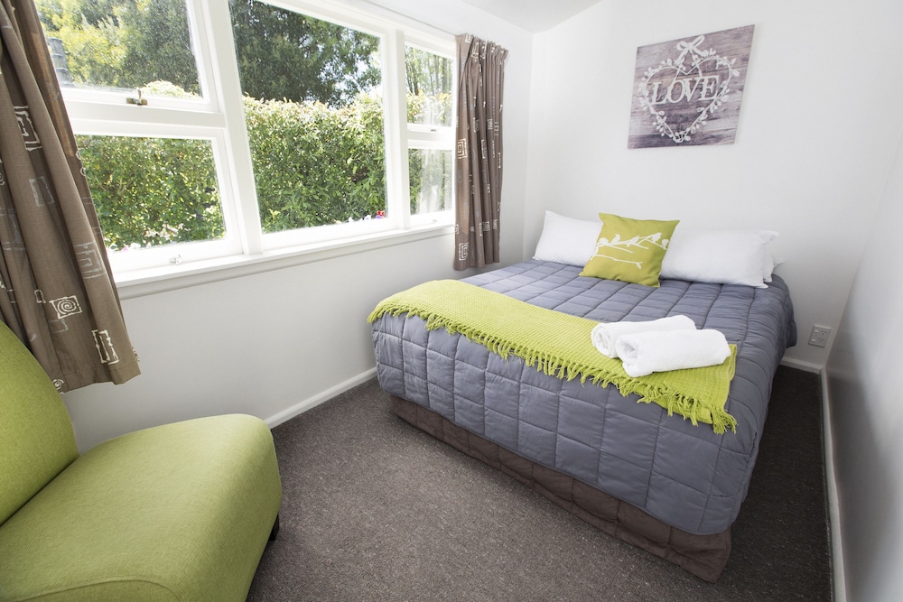 North South Holiday Park 23/72
