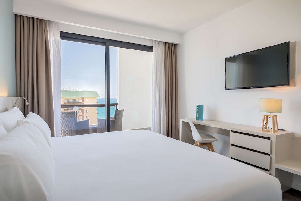 SUPERIOR, DOUBLE BED, PARTIAL SEA VIEW, BALCONY