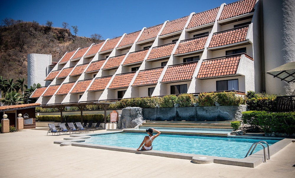 Hotel Villas Sol Beach Resort in SARDINAL