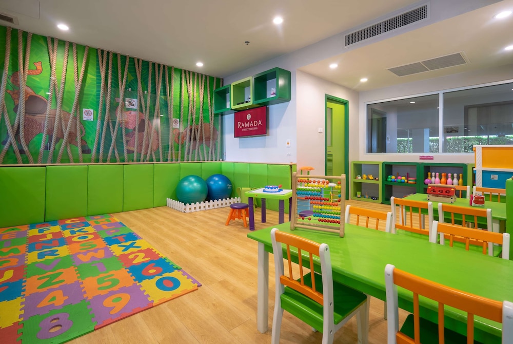Ramada By Wyndham Phuket Deevana 61/70