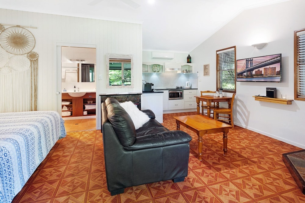 BENDLES COTTAGES AND COUNTRY VILLAS 38/49