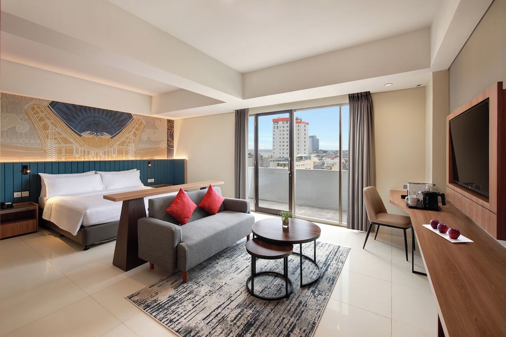 Aston Inn Pantai Losari Makassar 35/55