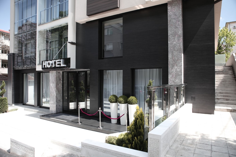 NOVA CITY HOTEL SIGNATURE COLLECTION 47/50