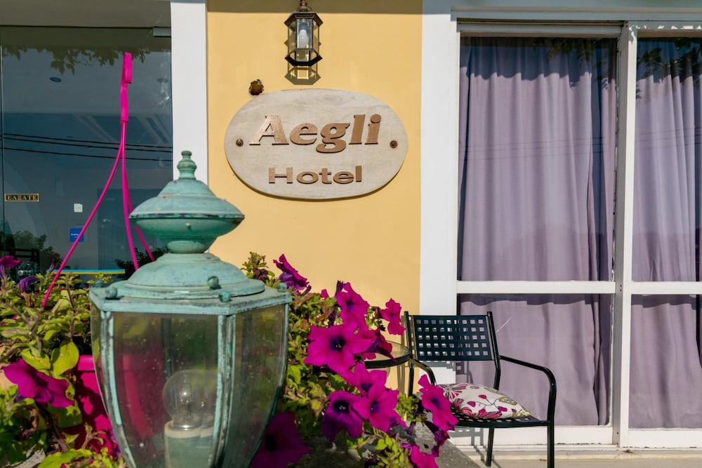 Aegli Hotel 40/64