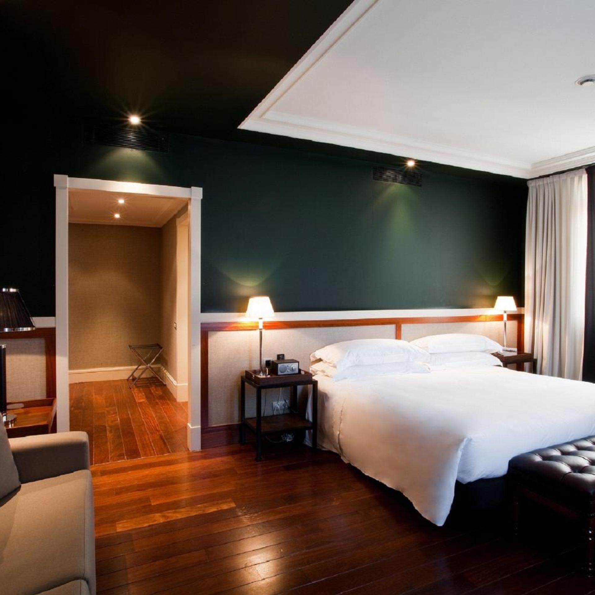 Privilege, Double Bed