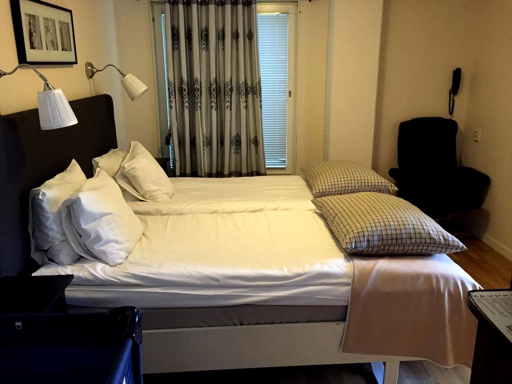 Hotel Riverside 8/29