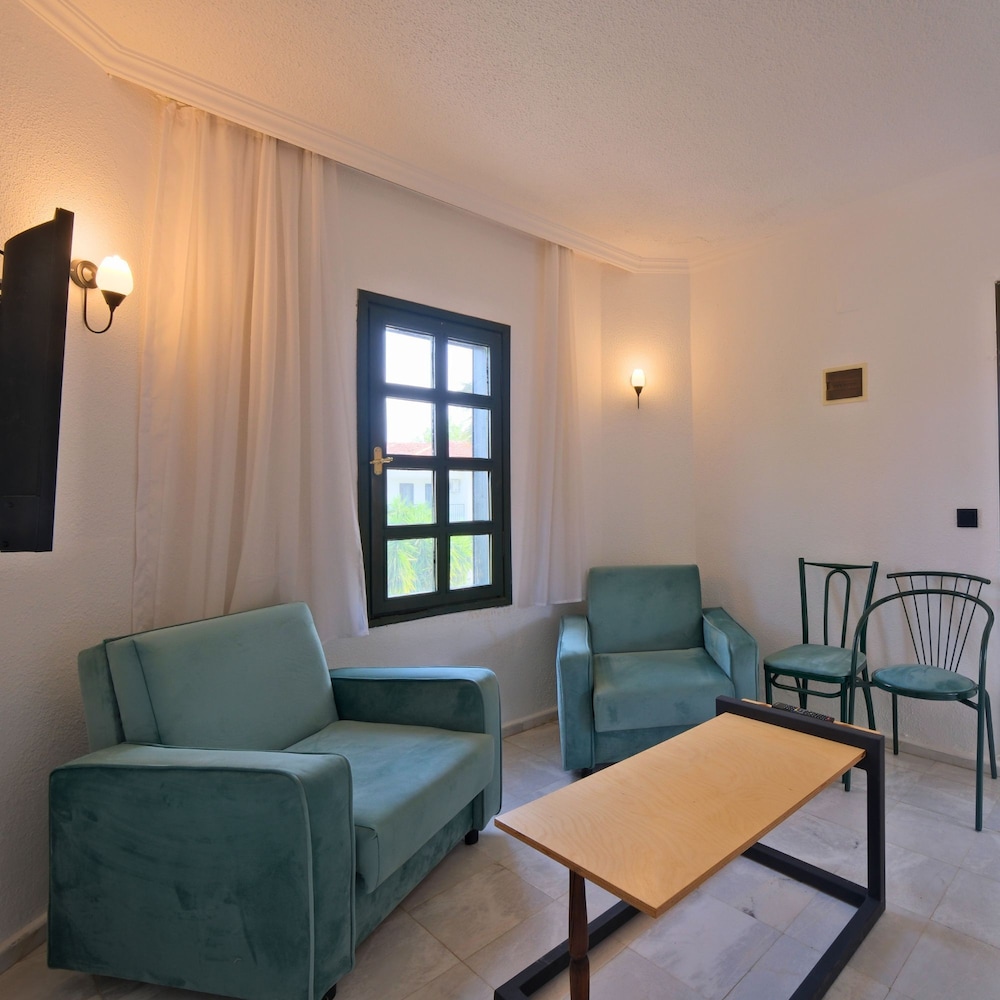 Club Mel Holiday Resort 28/48
