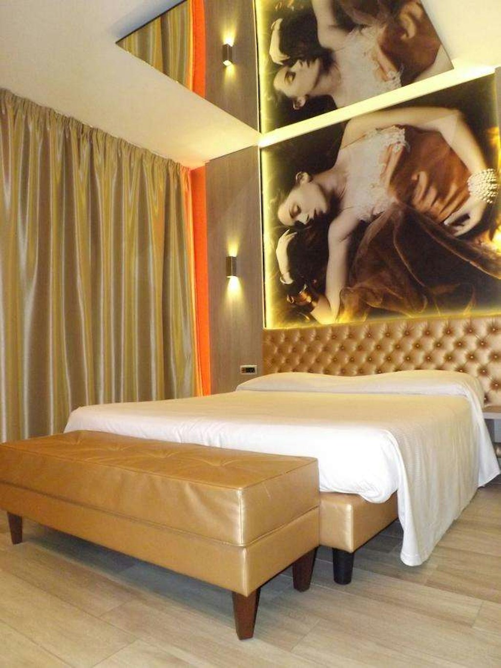 Hotel Camelia 8/18