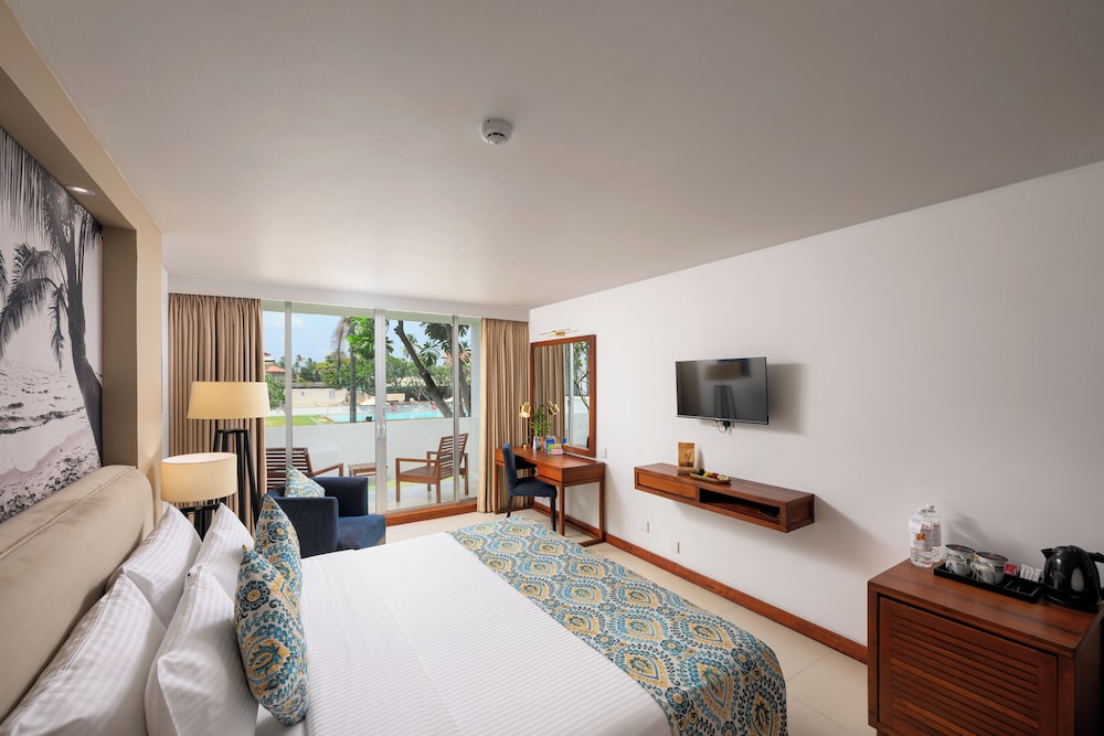 Pegasus Reef Hotel 30/75