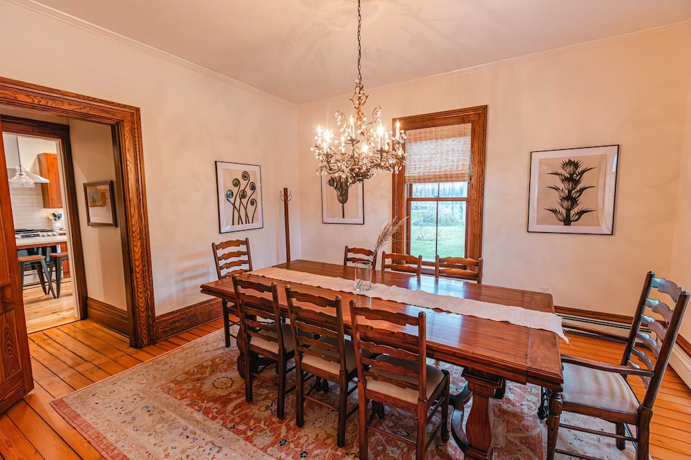 Hill Farm Inn 30/50